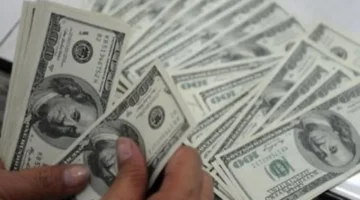 استقرار نسبي.. سعر الدولار أمام الجنيه في تحديثات البنوك اليوم الجمعة